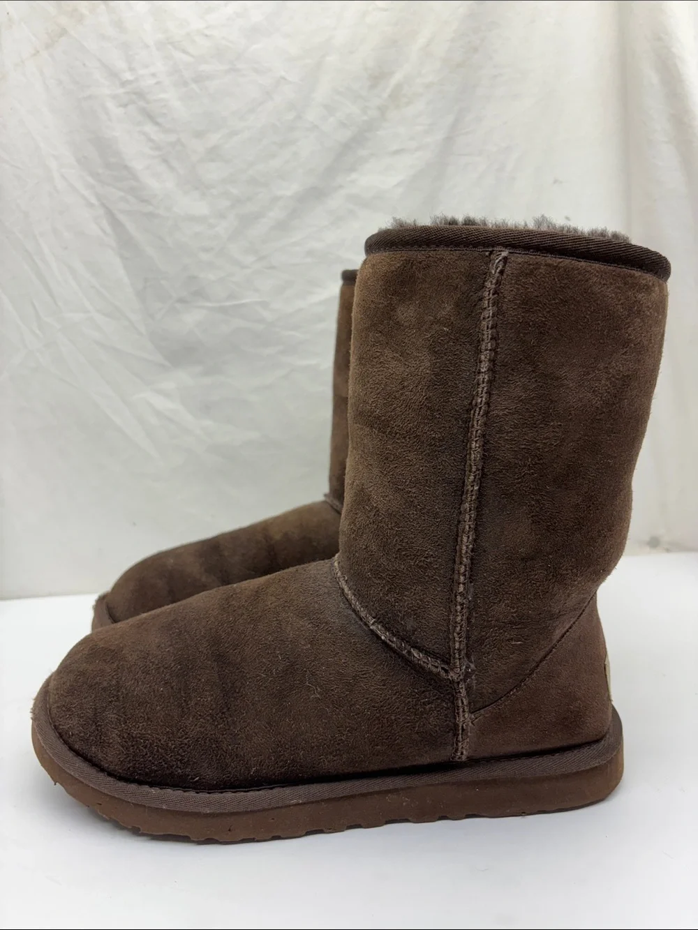 UGG Classic Short Boots, size 9, box 1G